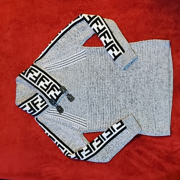 Sweaters - Picture 1 of 1